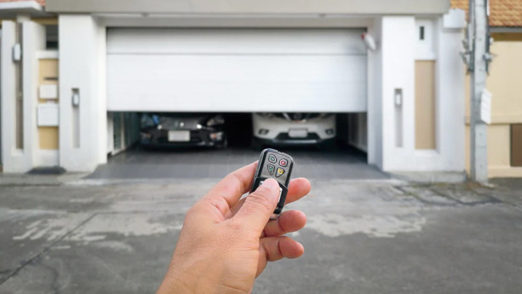 آشنایی-با-انواع-ریموت-درب-پارکینگ