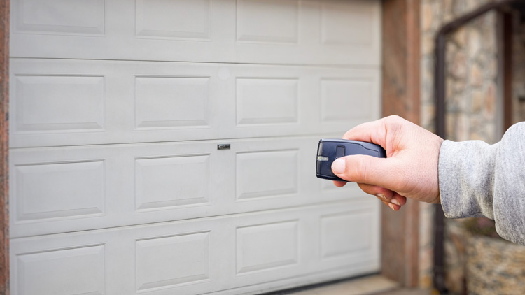 آشنایی با انواع ریموت درب پارکینگ 2 انواع-ریموت-درب-پارکینگ