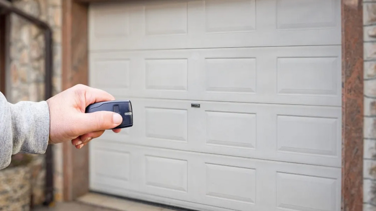 معرفی بهترین ریموت کنترل درب پارکینگ 2 بهترین-ریموت-کنترل-برای-درب-پارکینگ